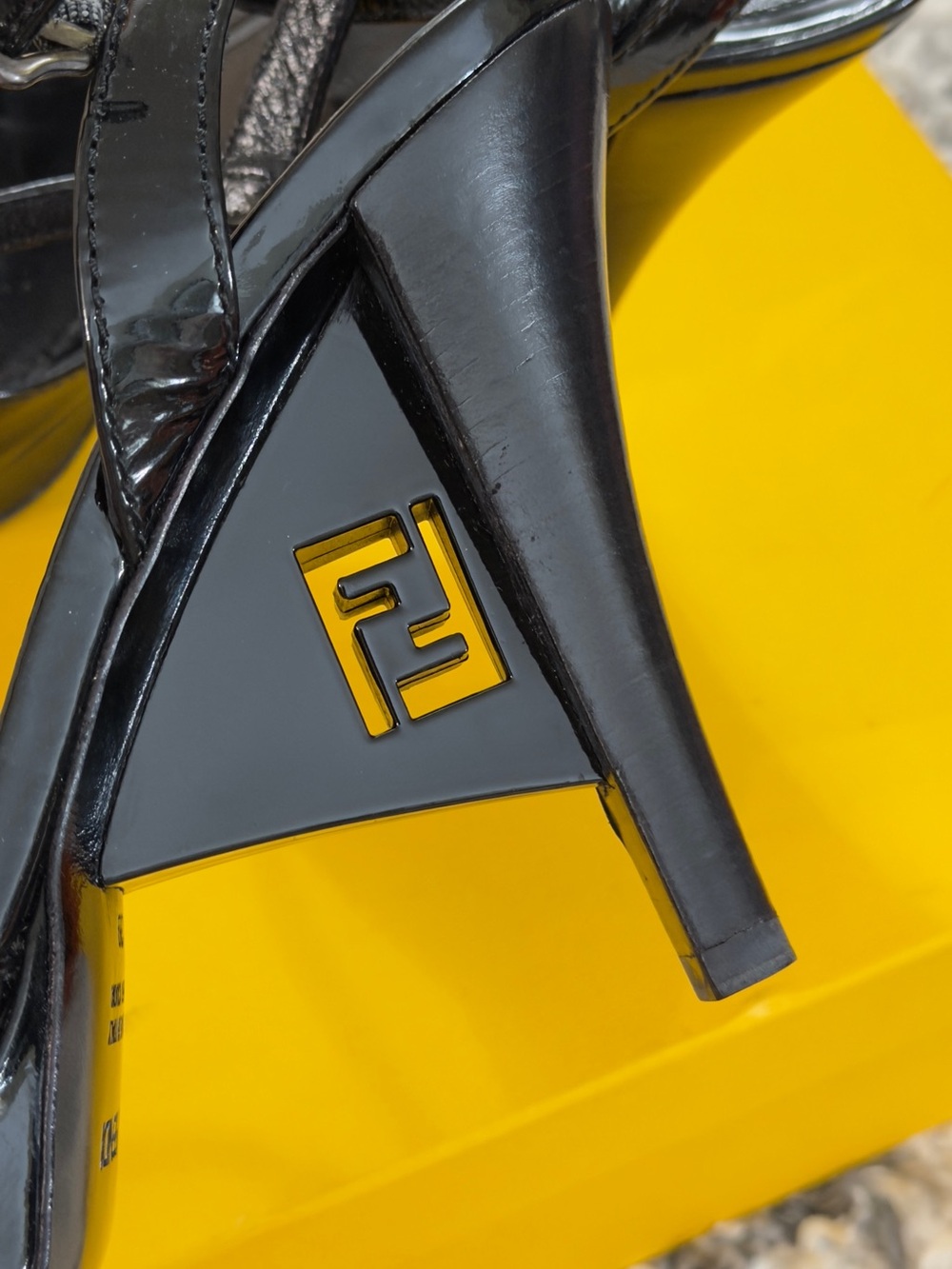 Authentic Zucca FF Logo Sandals - Picture 8 of 14